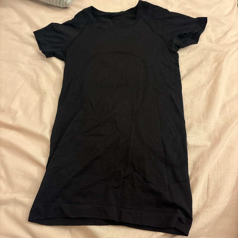 Lululemon Athletica Black Short Sleeve Tee